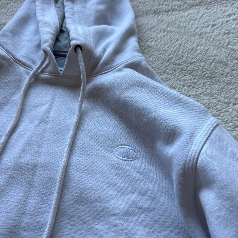 White sweater - Picture 2 of 3